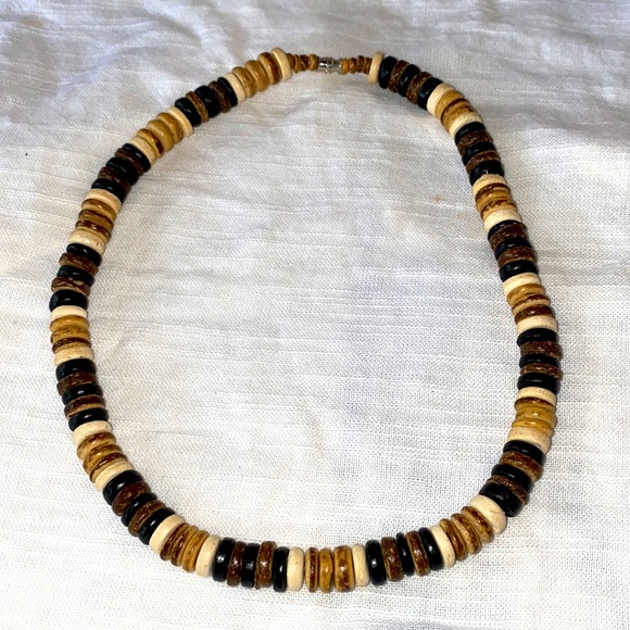 Jumbo Wood Bead Puka Hawaiian Necklace - Picture 1 of 4